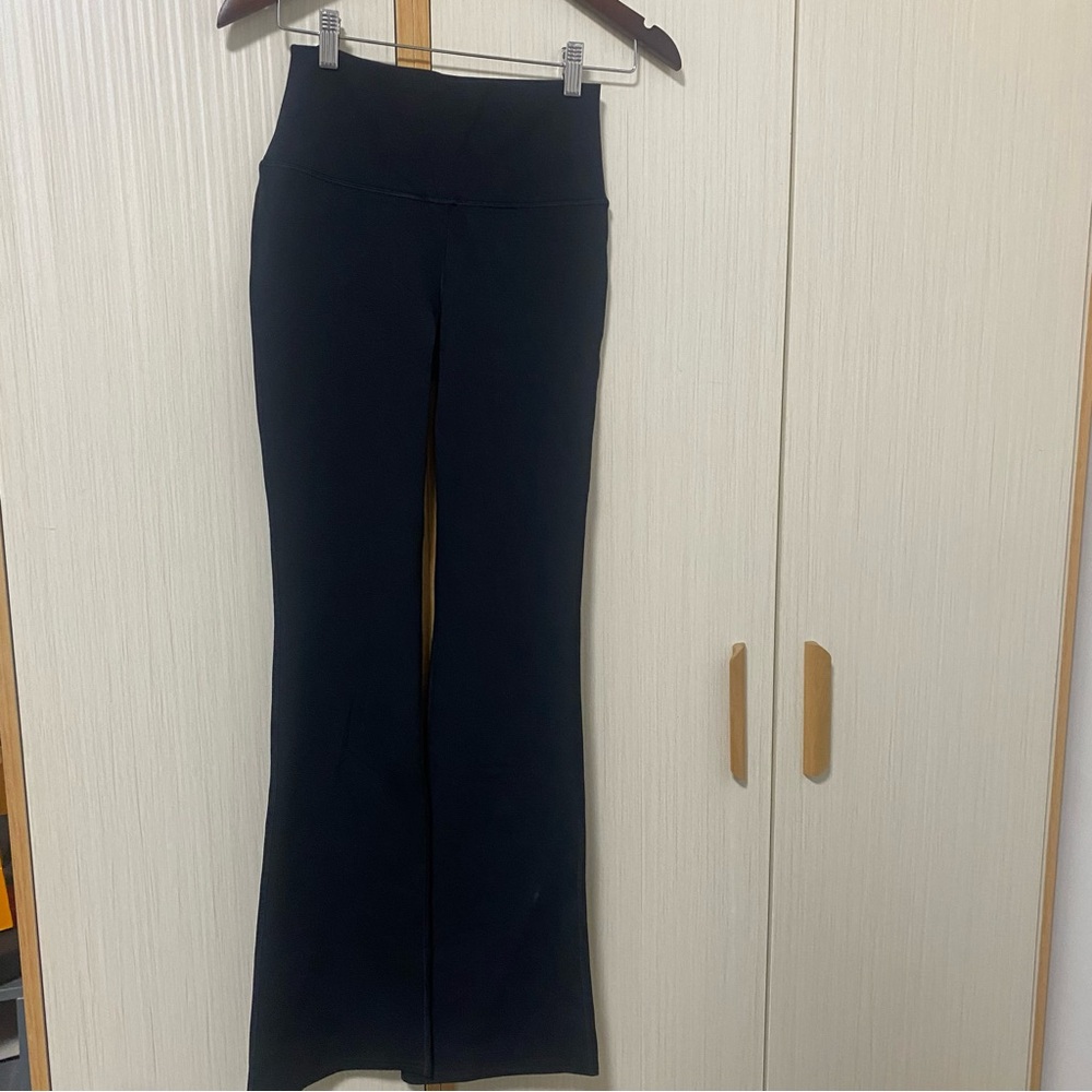 ALO Yoga Black High-Waisted Leggings